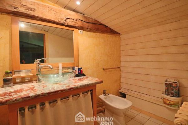 Longère 295 m² à Sommières-du-Clain 86160