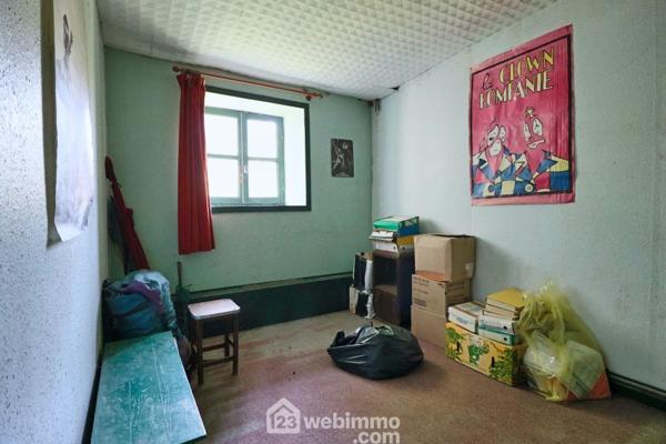 Longère 295 m² à Sommières-du-Clain 86160