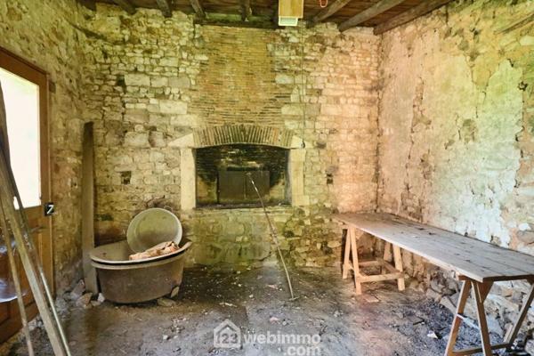 Longère 295 m² à Sommières-du-Clain 86160