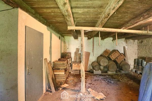 Longère 295 m² à Sommières-du-Clain 86160