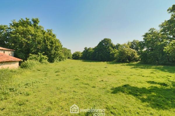 Longère 295 m² à Sommières-du-Clain 86160