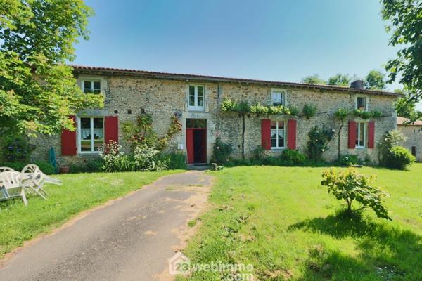 Longère 295 m² à Sommières-du-Clain 86160