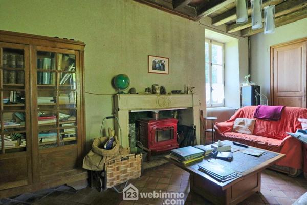 Longère 295 m² à Sommières-du-Clain 86160