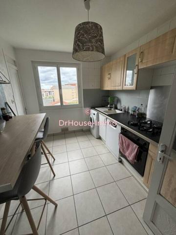 Appartement à louer 4 pièces de 9 m²