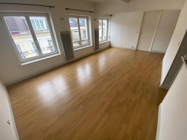 A LOUER : T2 à LILLE • Place de Strasbourg, rue boucher de Perthes • 925 € CC • Réf. 00561-001