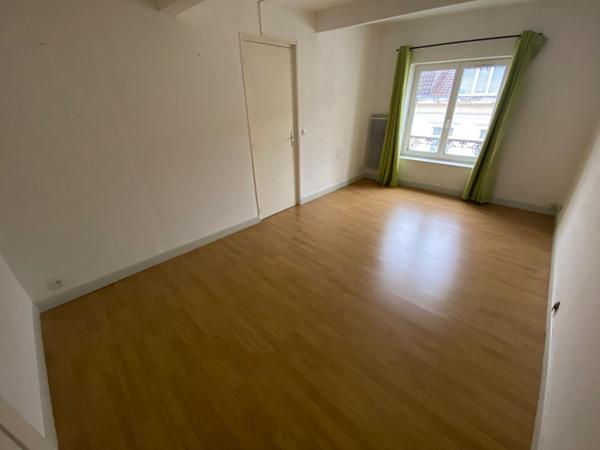 A LOUER : T2 à LILLE • Place de Strasbourg, rue boucher de Perthes • 925 € CC • Réf. 00561-001