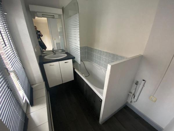 A LOUER : T2 à LILLE • Place de Strasbourg, rue boucher de Perthes • 925 € CC • Réf. 00561-001