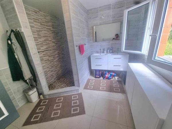 pavillon récent de 90 m2 avec terrain