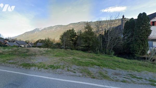 Terrain constructible au coeur d'un village Mauriennais