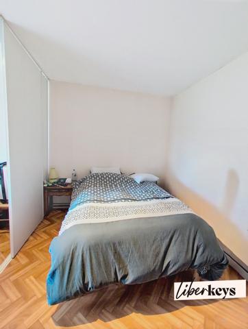 Montreuil-Bellay – Ensemble immobilier avec fort potentiel, vue sur le Thouet, terrain de 1 473 m², maison + maisonnette indépendante + caves troglodytes