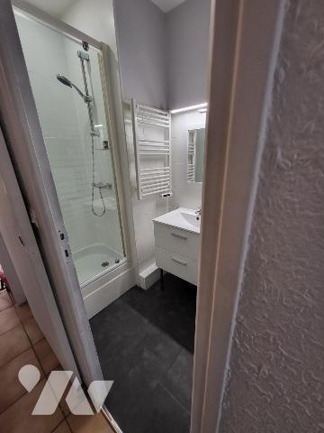 Immeuble avec  deux appartements