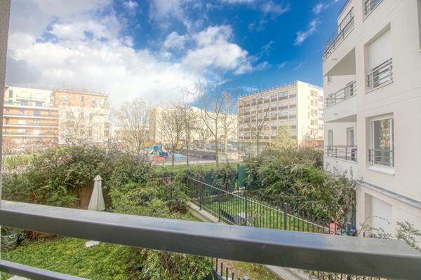 Studio 28 m² + balcon, parking et cave