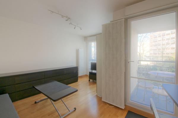 Studio 28 m² + balcon, parking et cave