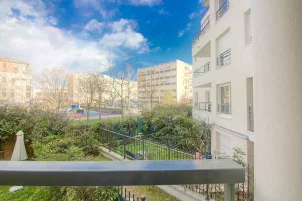Studio 28 m² + balcon, parking et cave