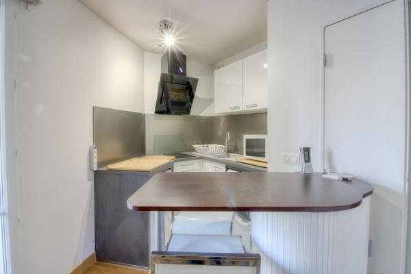Studio 28 m² + balcon, parking et cave