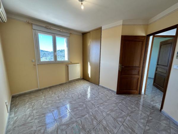 Spacieuse villa sise sur un terrain de 493m² - Bouzigues