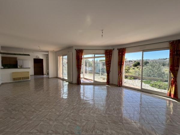 Spacieuse villa sise sur un terrain de 493m² - Bouzigues