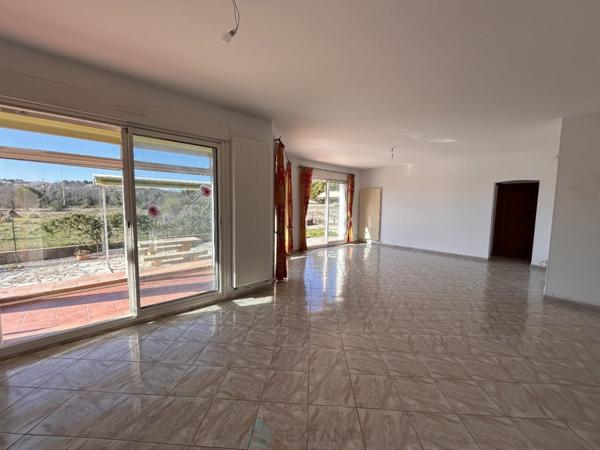 Spacieuse villa sise sur un terrain de 493m² - Bouzigues