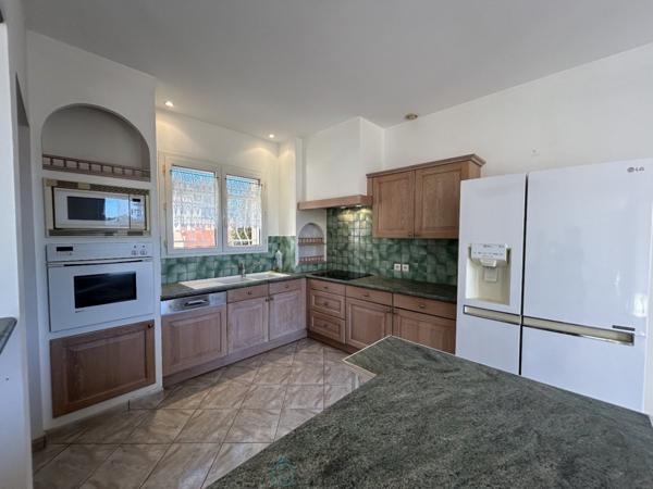 Spacieuse villa sise sur un terrain de 493m² - Bouzigues