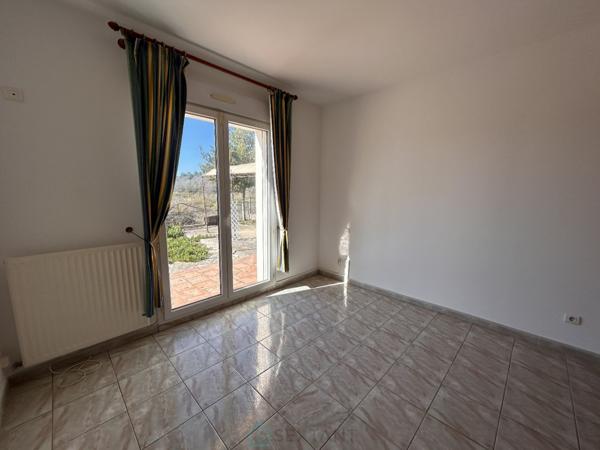 Spacieuse villa sise sur un terrain de 493m² - Bouzigues