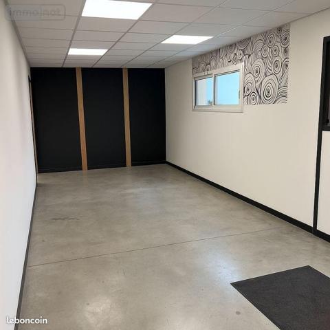 Local commercial à vendre à Marles-les-Mines dans le Pas-de-Calais (62540), ref : 21/2520