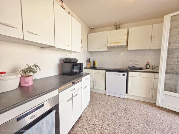 Tarascon (13150) maison de plain pied Tarascon, 2 chambres, jardin, garage