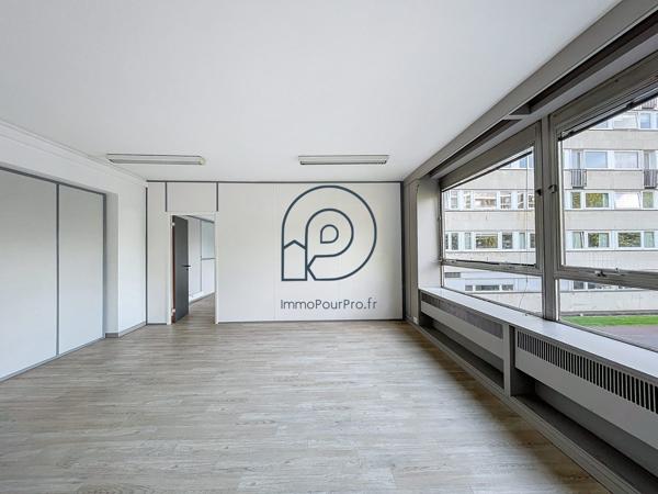 Opportunité immobilière pour ces bureaux de 70 m2 à CROIX