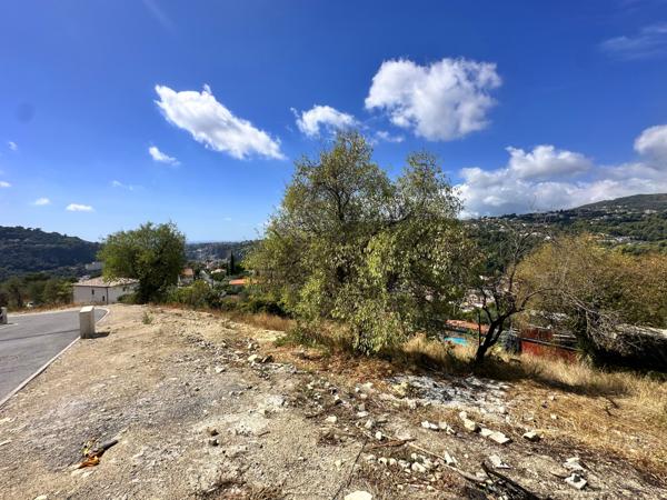 Saint-André-de-la-Roche (06730) SAINT-ANDRÉ-DE-LA-ROCHE : TERRAIN À BÂTIR DE 770m² ENVIRON, DOMINANT, EXPOSITION OUEST