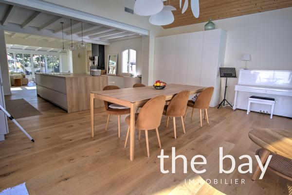 Gujan-Mestras (33470) Gujan-Mestras – Maison de plain-pied aux prestations haut de gamme, avec piscine et grand séjour de 87 m²