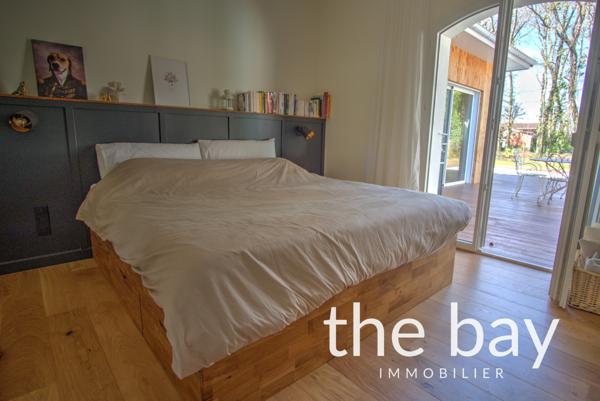 Gujan-Mestras (33470) Gujan-Mestras – Maison de plain-pied aux prestations haut de gamme, avec piscine et grand séjour de 87 m²