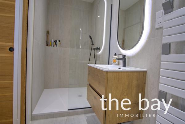 Gujan-Mestras (33470) Gujan-Mestras – Maison de plain-pied aux prestations haut de gamme, avec piscine et grand séjour de 87 m²