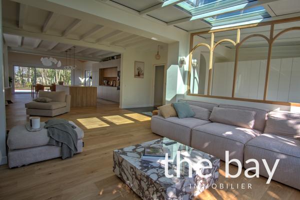 Gujan-Mestras (33470) Gujan-Mestras – Maison de plain-pied aux prestations haut de gamme, avec piscine et grand séjour de 87 m²