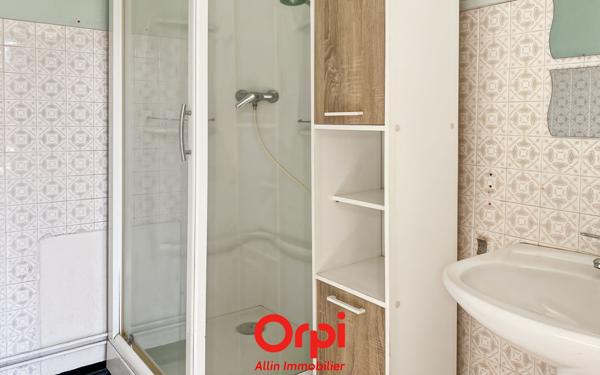 Immeuble à vendre    5 pièces •  Commentry