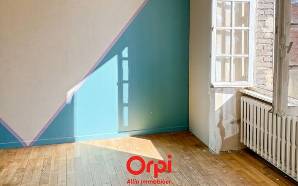 Immeuble à vendre    5 pièces •  Commentry