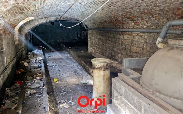 Immeuble à vendre    5 pièces •  Commentry