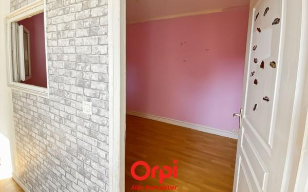 Immeuble à vendre    5 pièces •  Commentry