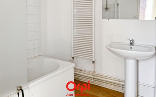 Immeuble à vendre    5 pièces •  Commentry