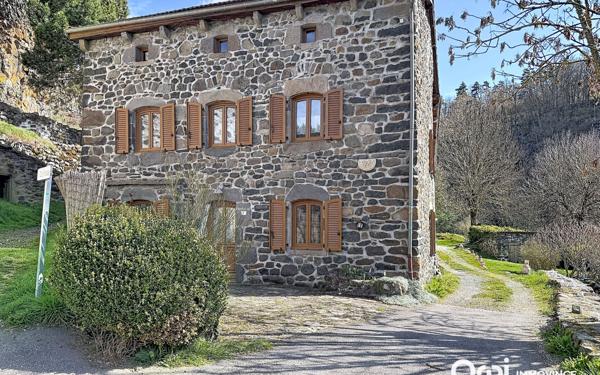 Maison à vendre    7 pièces •  Andelat