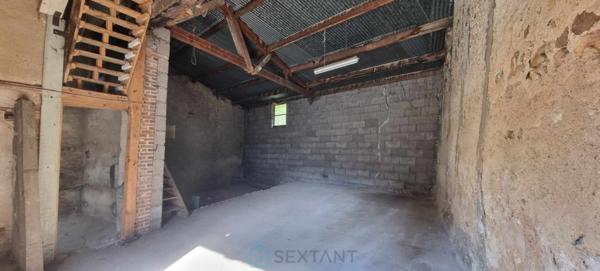 BELLE GRANGE SPACIEUSE  A RENOVER