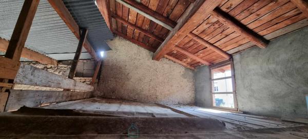 BELLE GRANGE SPACIEUSE  A RENOVER