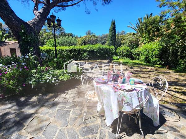 À VENDRE : VILLA PROVENÇALE DE CARACTÈRE  DE 269 M2 À RÉNOVER – LA CROIX-VALMER,   avec jardin aux essences méditerranéennes de 1300 m2 piscinable proche village et plage