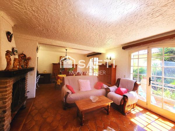 À VENDRE : VILLA PROVENÇALE DE CARACTÈRE  DE 269 M2 À RÉNOVER – LA CROIX-VALMER,   avec jardin aux essences méditerranéennes de 1300 m2 piscinable proche village et plage