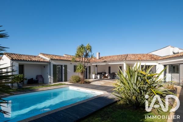 Maison à vendre 6 pièces 219 m² Sainte-Marie-de-Ré