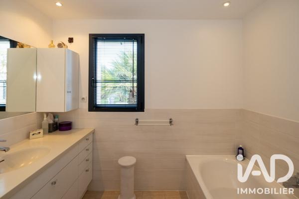 Maison à vendre 6 pièces 219 m² Sainte-Marie-de-Ré