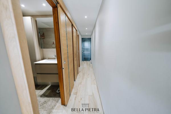 Le Grau-du-Roi (30240) Port Camargue - Bien d’exception en première ligne sur le port - Double marina avec ponton privatif