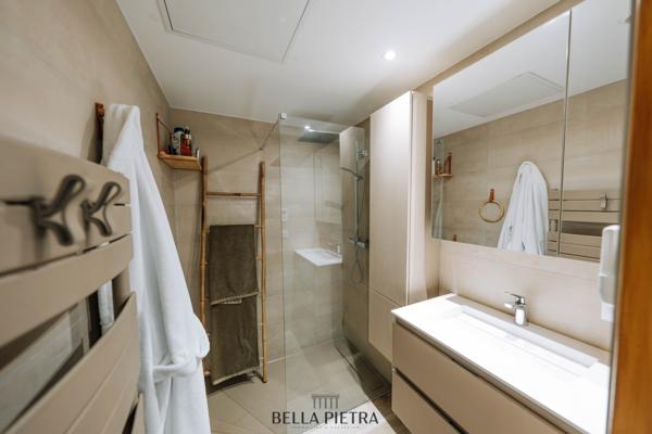 Le Grau-du-Roi (30240) Port Camargue - Bien d’exception en première ligne sur le port - Double marina avec ponton privatif