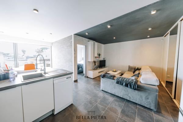 Le Grau-du-Roi (30240) Port Camargue - Bien d’exception en première ligne sur le port - Double marina avec ponton privatif