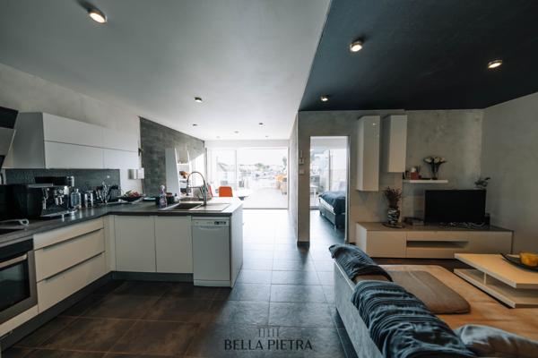 Le Grau-du-Roi (30240) Port Camargue - Bien d’exception en première ligne sur le port - Double marina avec ponton privatif