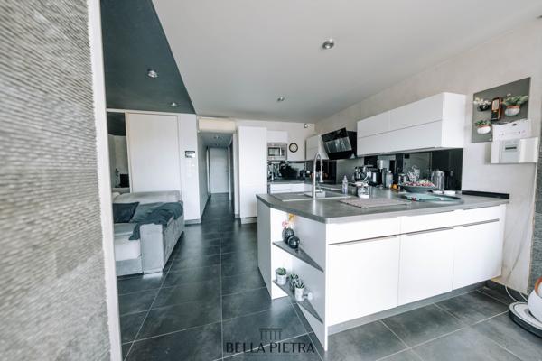 Le Grau-du-Roi (30240) Port Camargue - Bien d’exception en première ligne sur le port - Double marina avec ponton privatif