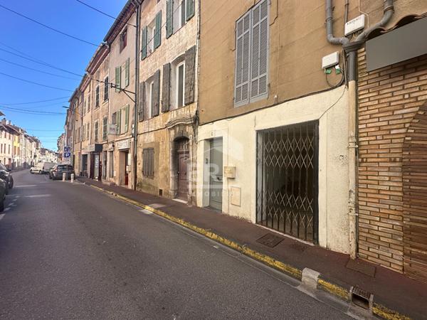A VENDRE 83170 TOURVES MAISON DE VILLAGE TYPE 5 DE 120 M² AVEC LOCAL COMMERCIAL